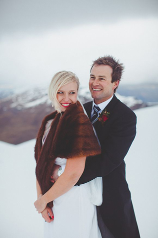 Благородный мех: полушубки и накидки для невест 