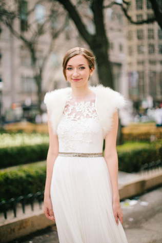 Благородный мех: полушубки и накидки для невест 