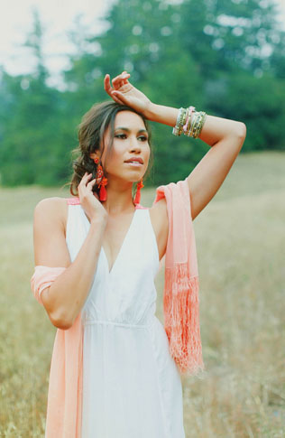 Тассел-гирлянды: 47 идей для яркого торжества 