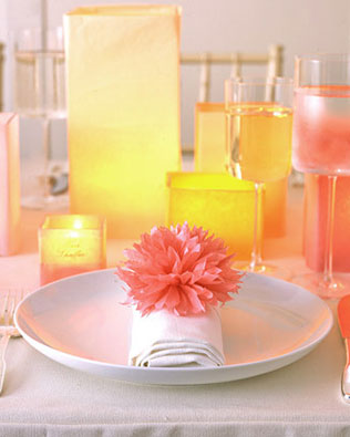 помпоны в декоре свадьбы, место торжества