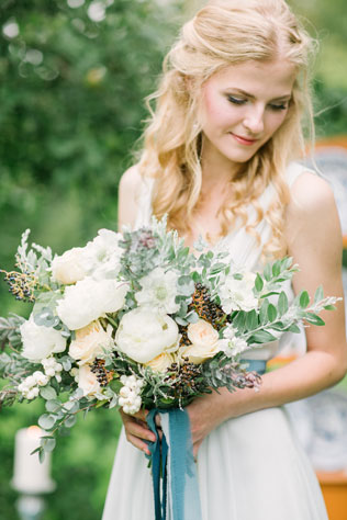 Португальские мотивы, невеста с букетом