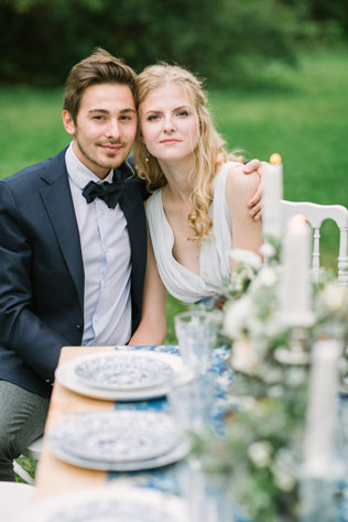 Португальские мотивы, жених и невеста за столом