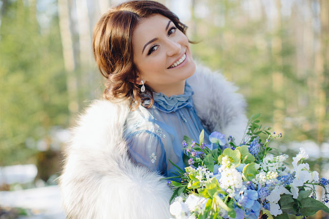 свадебная фотосессия невесты в лесу, образ невесты