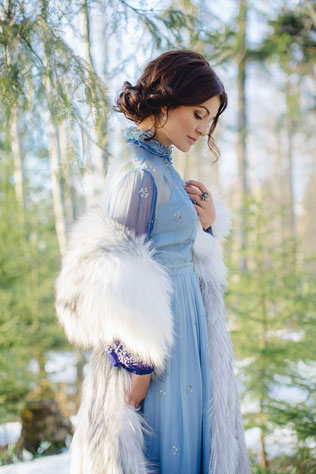 свадебная фотосессия невесты в лесу, образ невесты