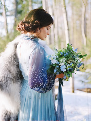 свадебная фотосессия невесты в лесу, образ невесты