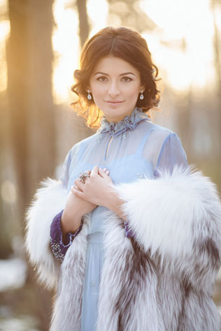 свадебная фотосессия невесты в лесу, образ невесты