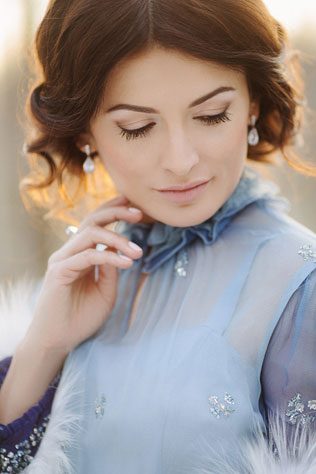 свадебная фотосессия невесты в лесу, макияж невесты