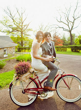 Свадебная прогулка на велосипедах