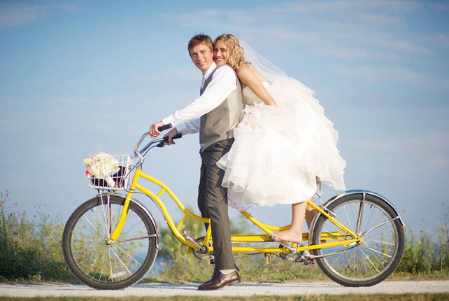 Свадебная прогулка на велосипедах