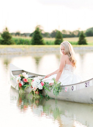 50 фотоидей для свадебной прогулки на лодке 