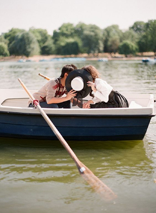 50 фотоидей для свадебной прогулки на лодке 