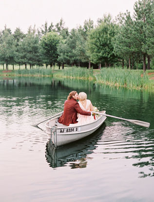 50 фотоидей для свадебной прогулки на лодке 