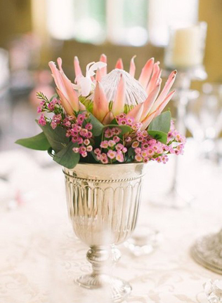 Загадочная протея: свадебные букеты и композиции 