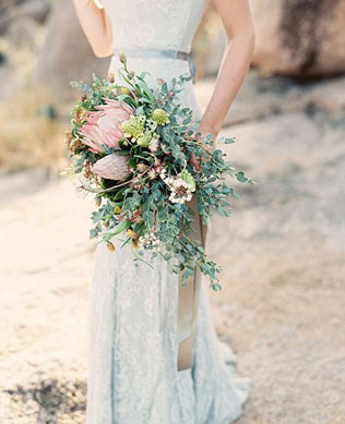 Загадочная протея: свадебные букеты и композиции 