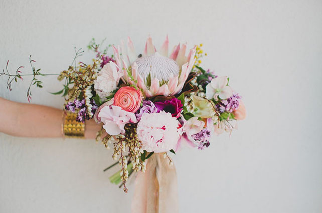 Загадочная протея: свадебные букеты и композиции 