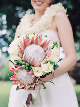 Загадочная протея: свадебные букеты и композиции 
