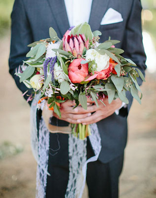 Загадочная протея: свадебные букеты и композиции 