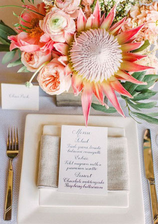 Загадочная протея: свадебные букеты и композиции 