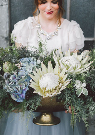 Загадочная протея: свадебные букеты и композиции 