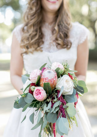 Загадочная протея: свадебные букеты и композиции 