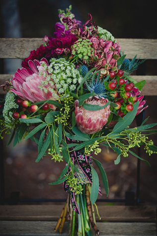 Загадочная протея: свадебные букеты и композиции 