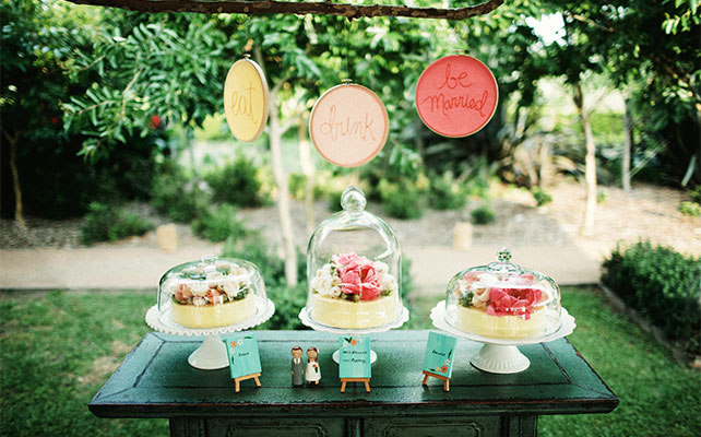 пяльцы в декоре сладкого стола