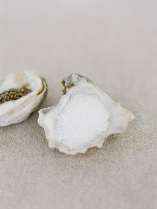 Летняя свадьба: ракушки в декоре 