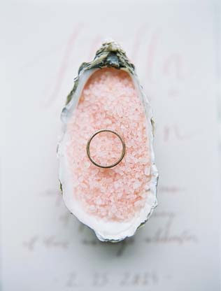 Летняя свадьба: ракушки в декоре 