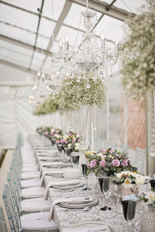 Тренд 2016 года: разноцветное стекло в декоре свадьбы 