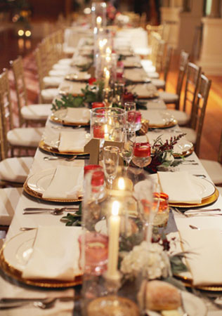 Тренд 2016 года: разноцветное стекло в декоре свадьбы 