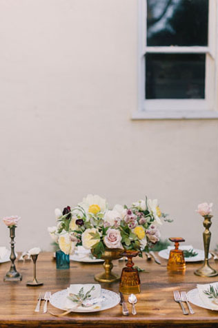 Тренд 2016 года: разноцветное стекло в декоре свадьбы 