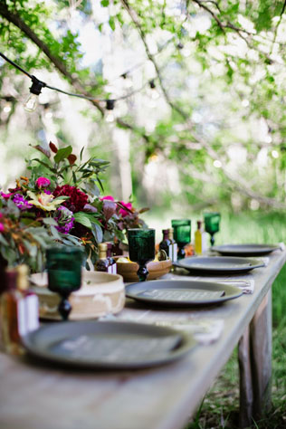 Тренд 2016 года: разноцветное стекло в декоре свадьбы 