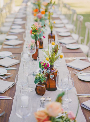 Тренд 2016 года: разноцветное стекло в декоре свадьбы 