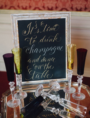 Тренд 2016 года: разноцветное стекло в декоре свадьбы 