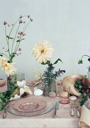 Тренд 2016 года: разноцветное стекло в декоре свадьбы 