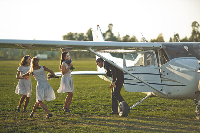 свадьба-реалити «Авиаторы», подружки встречают жениха