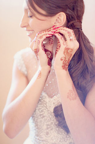 Вдохновение для невест: восточное искусство росписи мехенди 