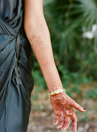 Вдохновение для невест: восточное искусство росписи мехенди 