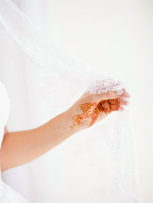 Вдохновение для невест: восточное искусство росписи мехенди 