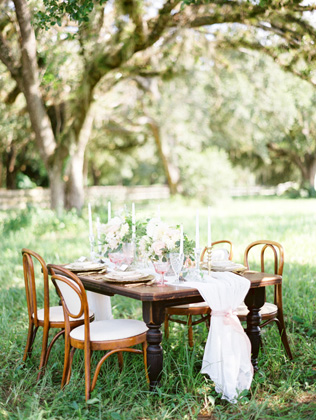 Ближе к гостям: 50 примеров семейной рассадки 