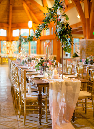 Ближе к гостям: 50 примеров семейной рассадки 