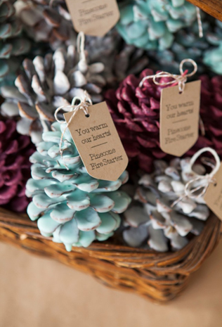 Свадьба в деталях: шишки в зимнем декоре 