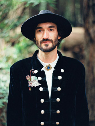 Дело в шляпе: головные уборы для жениха 