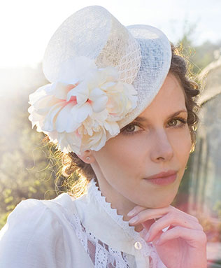 невеста в шляпке