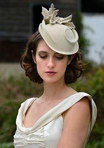 невеста в шляпке