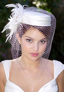 невеста в шляпке