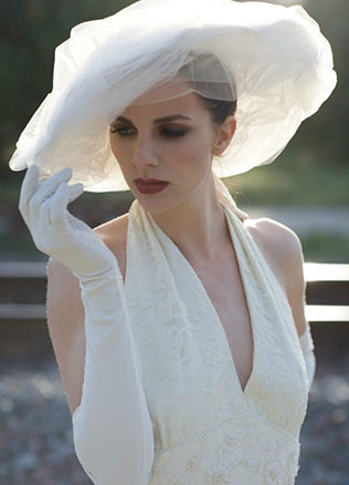 невеста в шляпке