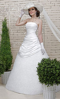 невеста в шляпке