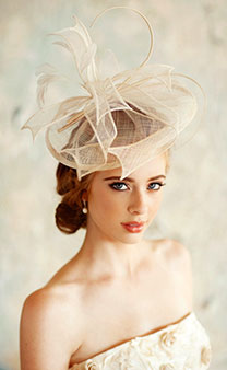 невеста в шляпке