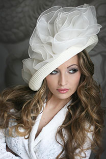 невеста в шляпке